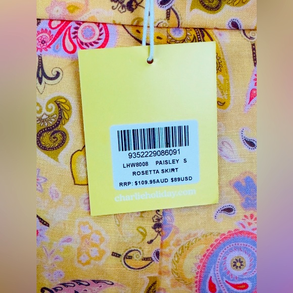 Charlie Holiday Paisley Rosetta Fully Lined Mini Skirt with Belt. Small… - Picture 10 of 11